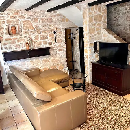 Netto With Private Pool And Jacuzzi Vila